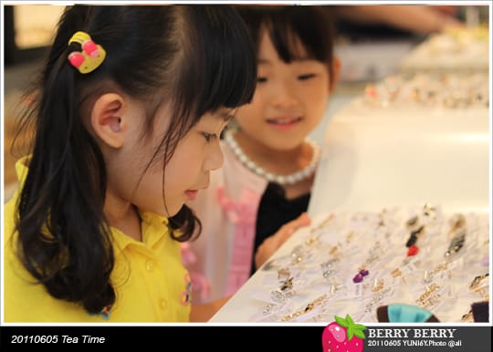 【大女孩與小女孩的餐聚】Rabbit Rabbit II :Berry Berry COBO草莓工房 - 第30張圖 【大女孩與小女孩的餐聚】Rabbit Rabbit II :Berry Berry COBO草莓工房