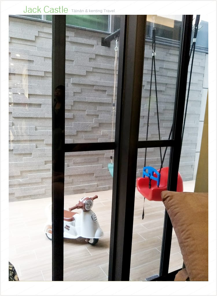 【台南北區民宿】傑克堡│近花園夜巿的親子旅館.房內溜滑梯.球池讓大小朋友玩的不亦樂乎