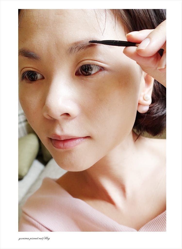 【美妝】UNT 深邃媚惑眼彩組:::3D眉彩盤與星空雙色氣墊眼影筆輕鬆打造自然眼妝 - 第14張圖 【美妝】UNT 深邃媚惑眼彩組:::3D眉彩盤與星空雙色氣墊眼影筆輕鬆打造自然眼妝