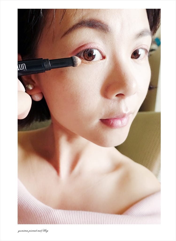 【美妝】UNT 深邃媚惑眼彩組:::3D眉彩盤與星空雙色氣墊眼影筆輕鬆打造自然眼妝 - 第10張圖 【美妝】UNT 深邃媚惑眼彩組:::3D眉彩盤與星空雙色氣墊眼影筆輕鬆打造自然眼妝
