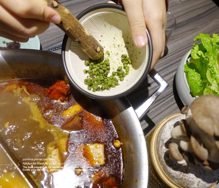 【美食】捷運中山站:::青花驕麻辣鍋~王品新品牌單點式火鍋│豆腐、鴨血鍋底吃到飽 - 第16張圖 【美食】捷運中山站:::青花驕麻辣鍋~王品新品牌單點式火鍋│豆腐、鴨血鍋底吃到飽