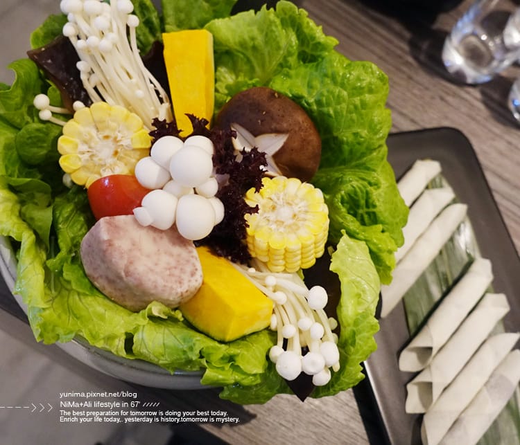 【美食】捷運中山站:::青花驕麻辣鍋~王品新品牌單點式火鍋│豆腐、鴨血鍋底吃到飽 - 第29張圖 【美食】捷運中山站:::青花驕麻辣鍋~王品新品牌單點式火鍋│豆腐、鴨血鍋底吃到飽
