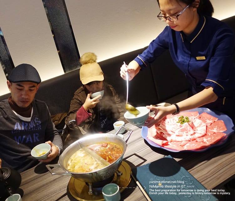 【美食】捷運中山站:::青花驕麻辣鍋~王品新品牌單點式火鍋│豆腐、鴨血鍋底吃到飽 - 第13張圖 【美食】捷運中山站:::青花驕麻辣鍋~王品新品牌單點式火鍋│豆腐、鴨血鍋底吃到飽