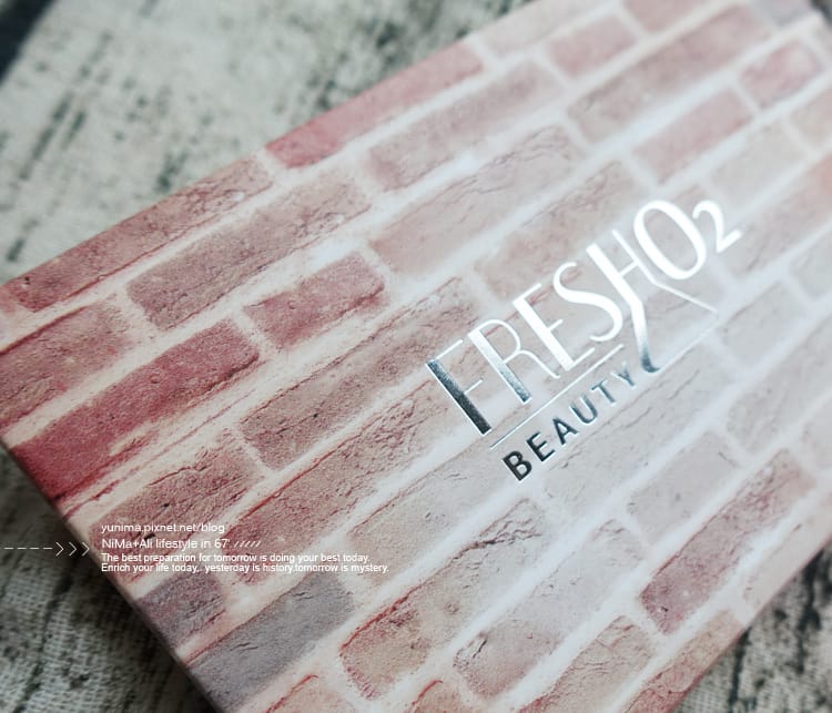 【美妝】FreshO2::: 8色礦物彩妝盤│眼影打亮腮紅+膨唇蜜一次到位~打造熟女韻味的妝彩 - 第4張圖 【美妝】FreshO2::: 8色礦物彩妝盤│眼影打亮腮紅+膨唇蜜一次到位~打造熟女韻味的妝彩