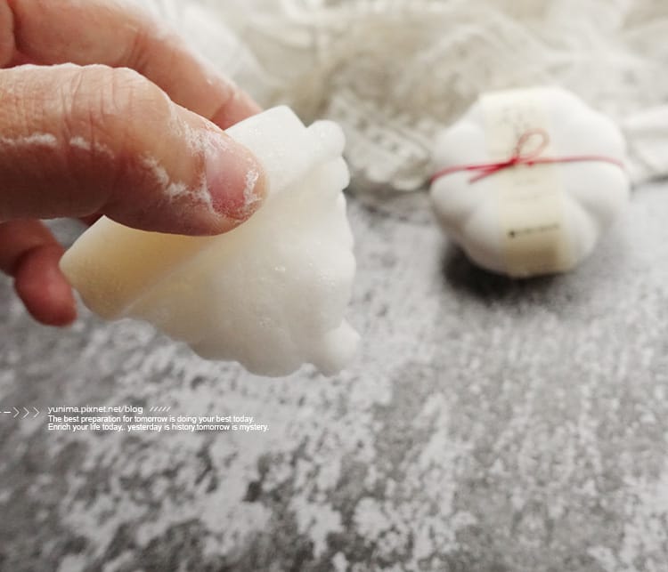 【保養】豆腐盛田屋:::花酵母豆乳潔顏皂溫和細緻濃密泡泡洗淨臉部,帶走油光保留滋潤度 - 第13張圖 【保養】豆腐盛田屋:::花酵母豆乳潔顏皂溫和細緻濃密泡泡洗淨臉部,帶走油光保留滋潤度