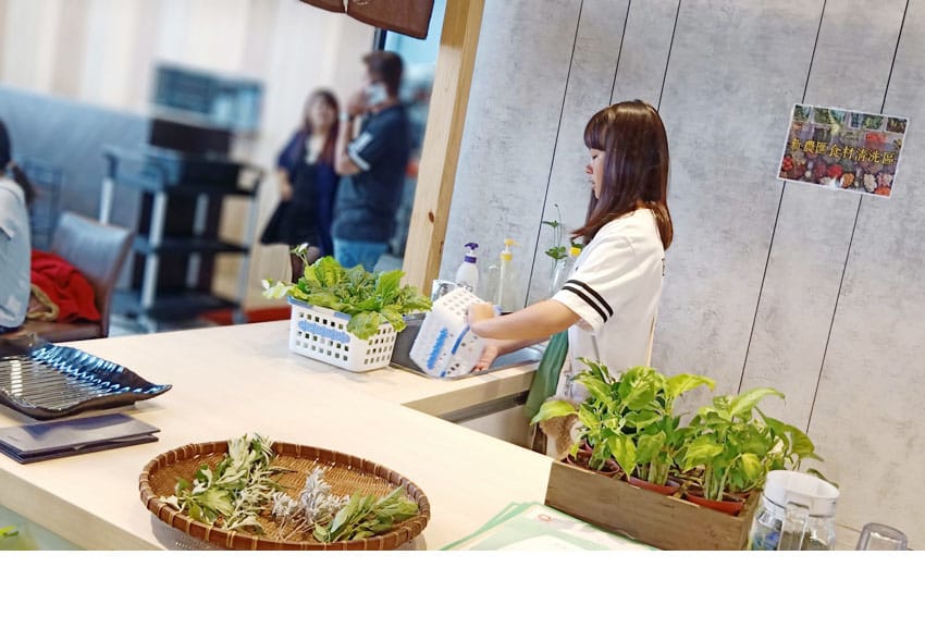 彰化:::有機養生之旅│新農匯神農物流市集,自己採的菜最新鮮~藥膳鍋鮮甜好吃! - 第45張圖 彰化:::有機養生之旅│新農匯神農物流市集,自己採的菜最新鮮~藥膳鍋鮮甜好吃!