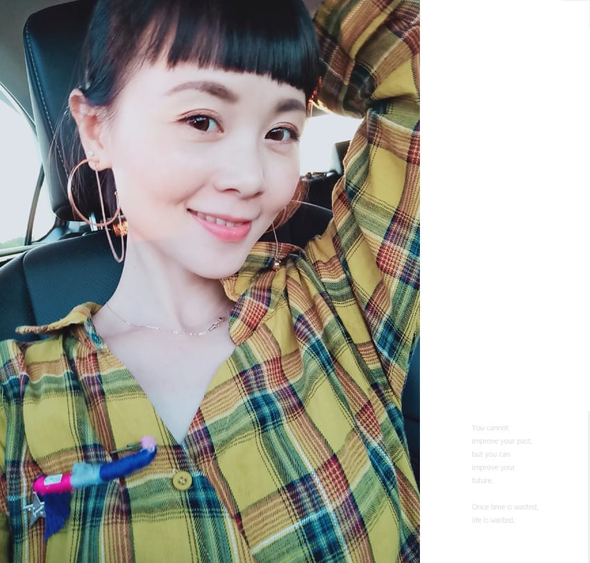 眼妝::: Luēna MAKE露葳娜彩色隱形眼鏡、抗uv保濕配方讓眼神水潤舒適