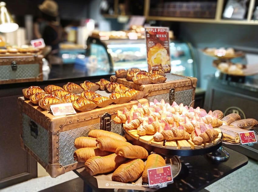 台中西區:::旅禾泡芙之家審計店、烏龜麵包、造型麵包可愛也好吃、摩艾石像好吸睛 - 第17張圖 台中西區:::旅禾泡芙之家審計店、烏龜麵包、造型麵包可愛也好吃、摩艾石像好吸睛