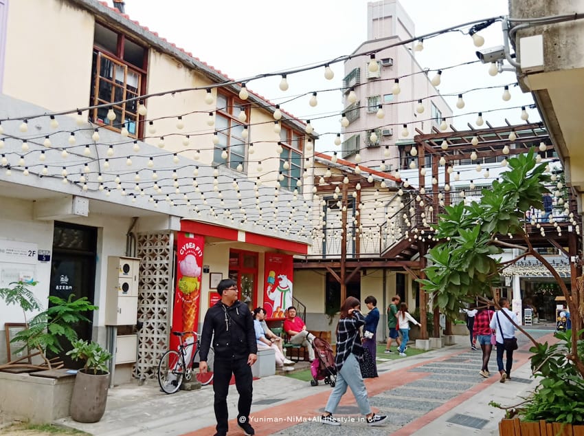 台中西區:::審計新村台中IG打卡拍照景點~AirMilk. 森林島嶼Forestmosa.繞輪司.旅禾泡芙之家都在這~好逛好吃好好拍~ - 第9張圖 台中西區:::審計新村台中IG打卡拍照景點~AirMilk. 森林島嶼Forestmosa.繞輪司.旅禾泡芙之家都在這~好逛好吃好好拍~