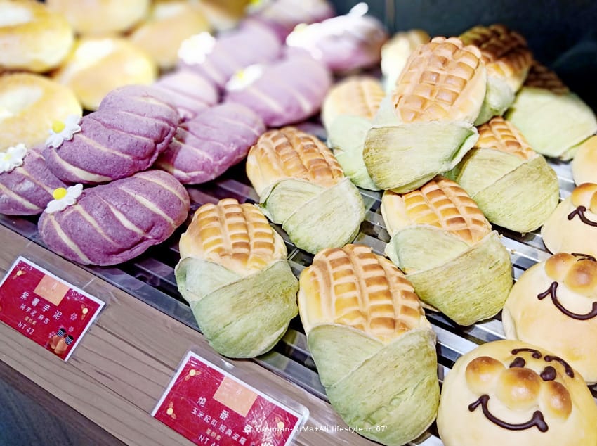 台中西區:::旅禾泡芙之家審計店、烏龜麵包、造型麵包可愛也好吃、摩艾石像好吸睛 - 第7張圖 台中西區:::旅禾泡芙之家審計店、烏龜麵包、造型麵包可愛也好吃、摩艾石像好吸睛