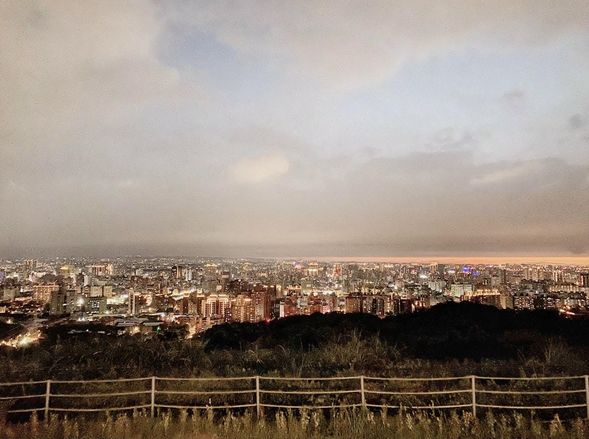 o33ff54d56d4ba352d20c54264d708bdf_4780447945505548302_220806_0010.jpg 桃園虎頭山環保公園賞夜景聖地大飛機降落草皮