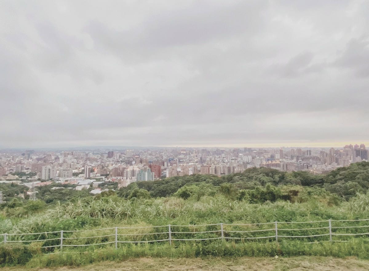 o33ff54d56d4ba352d20c54264d708bdf_4780447945505548302_220806_0008.jpg 桃園虎頭山環保公園賞夜景聖地大飛機降落草皮