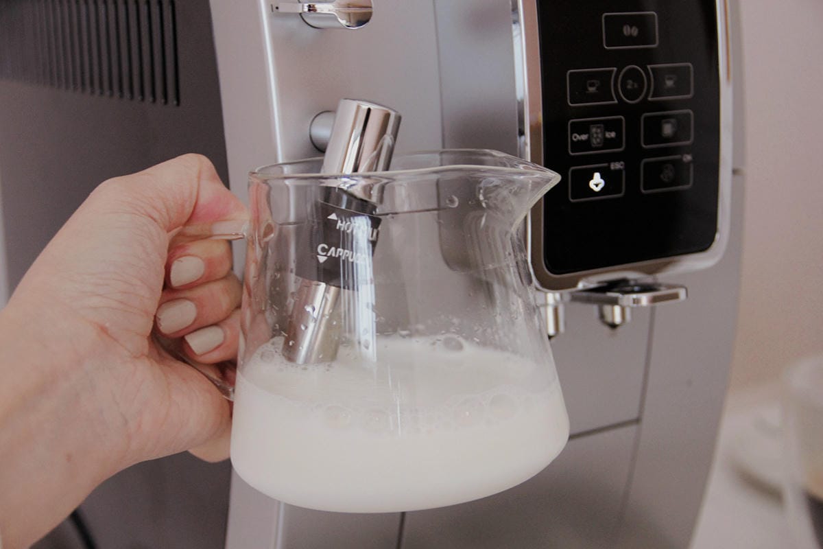 DELONGHI全球咖啡機銷售第一LatteCrema 專利極速奶泡系統6.JPG DELONGHI全球咖啡機銷售第一LatteCrema 專利極速奶泡系統6.JPG