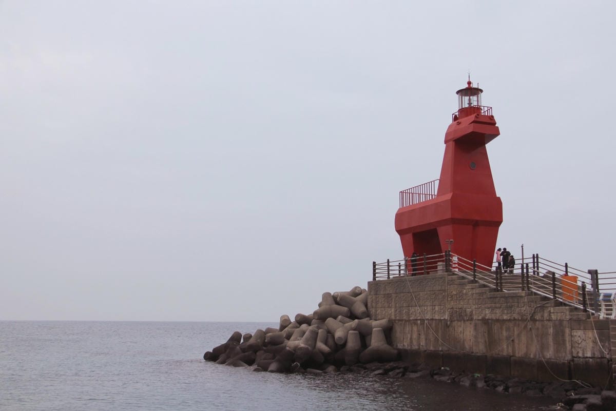 梨湖紅白馬燈塔韓國濟州打卡景點16.jpg