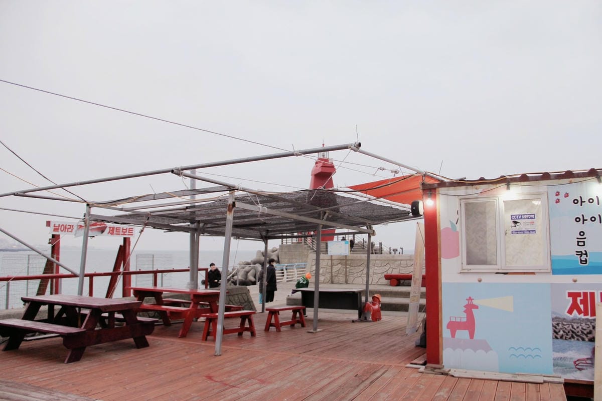 梨湖紅白馬燈塔韓國濟州打卡景點Iho Tewoo beach
