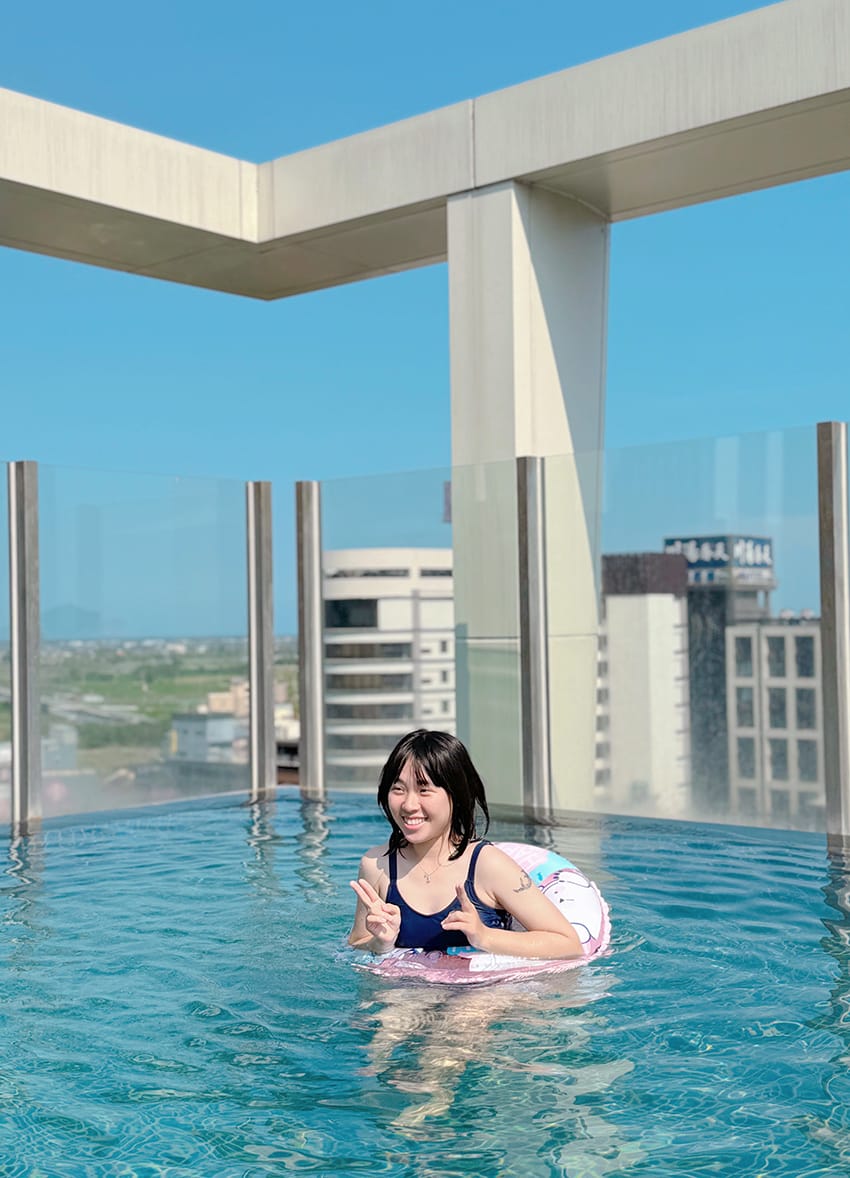 宜蘭住宿礁溪晶泉丰旅有絕美無邊際泳池