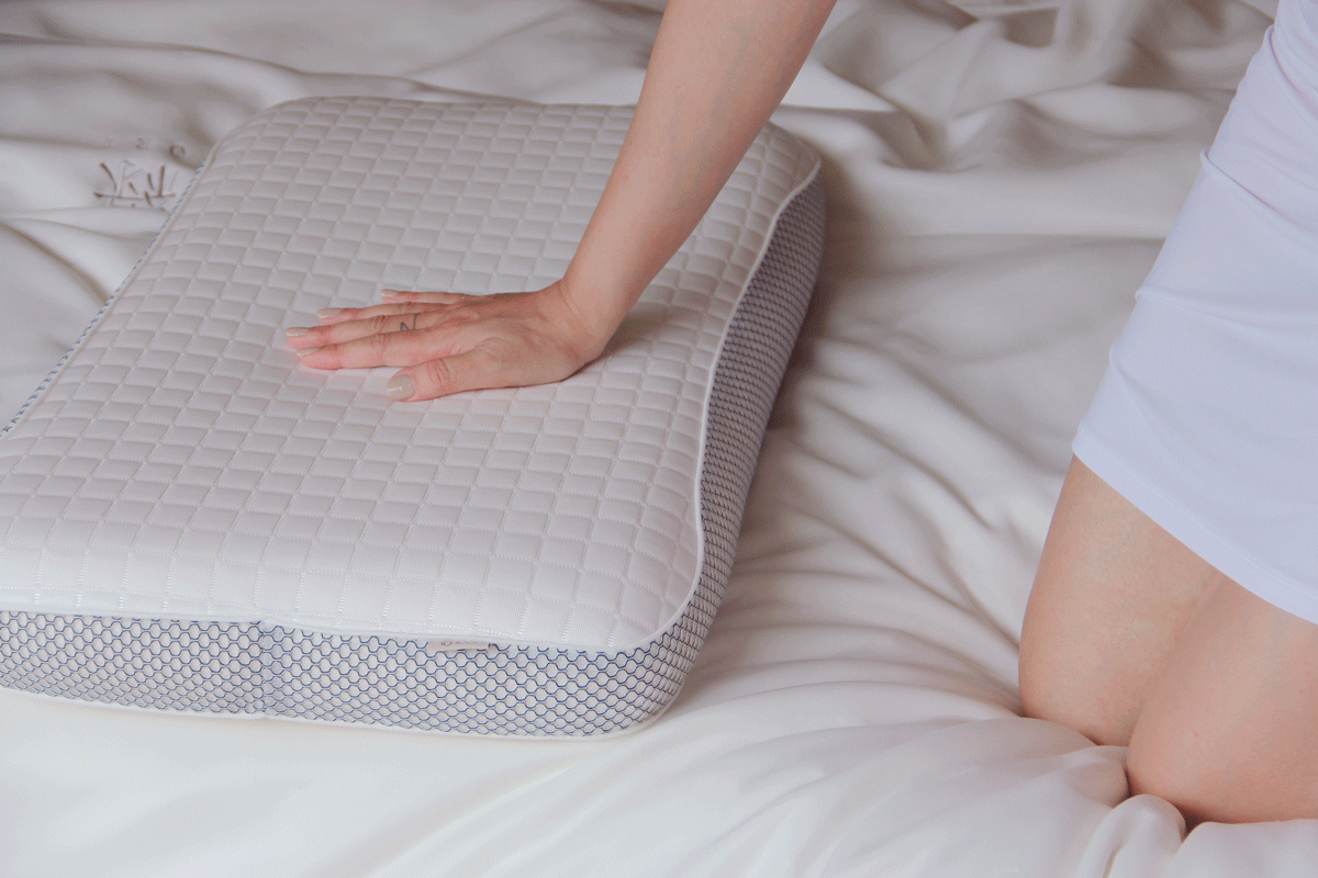 0硬度0壓力釋壓舒眠新體驗，外太空無重力枕，1秒記住你的頭型！