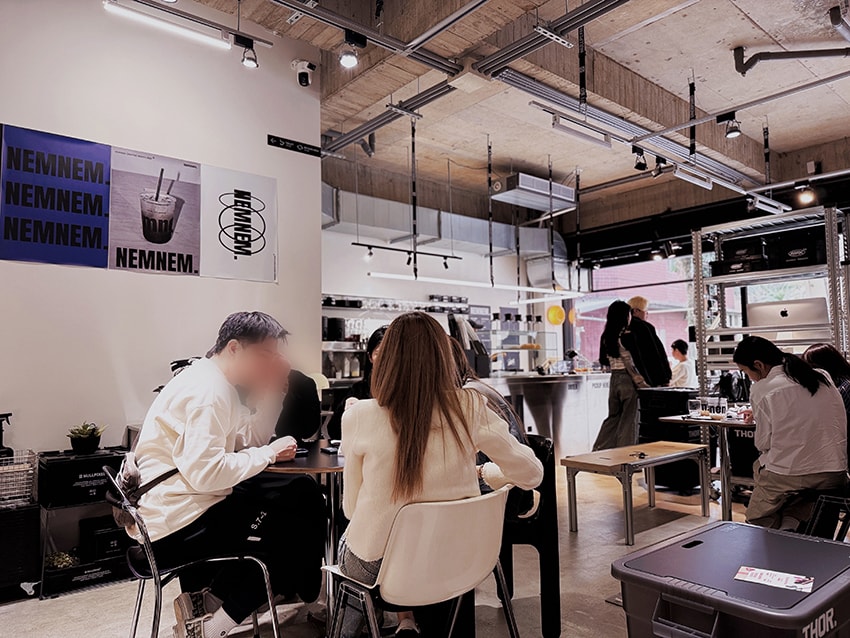 桃園巷弄咖啡館｜NEMNEM Coffee 潮流系咖啡廳，平日也要排隊的隱藏人氣店