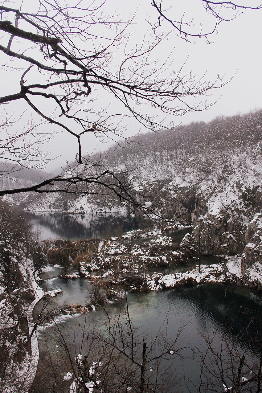 克羅埃西亞幾月最漂亮?冬季十六湖國家公園|雪地山林中的浪漫健行 - 第8張圖 克羅埃西亞幾月最漂亮?冬季十六湖國家公園|雪地山林中的浪漫健行